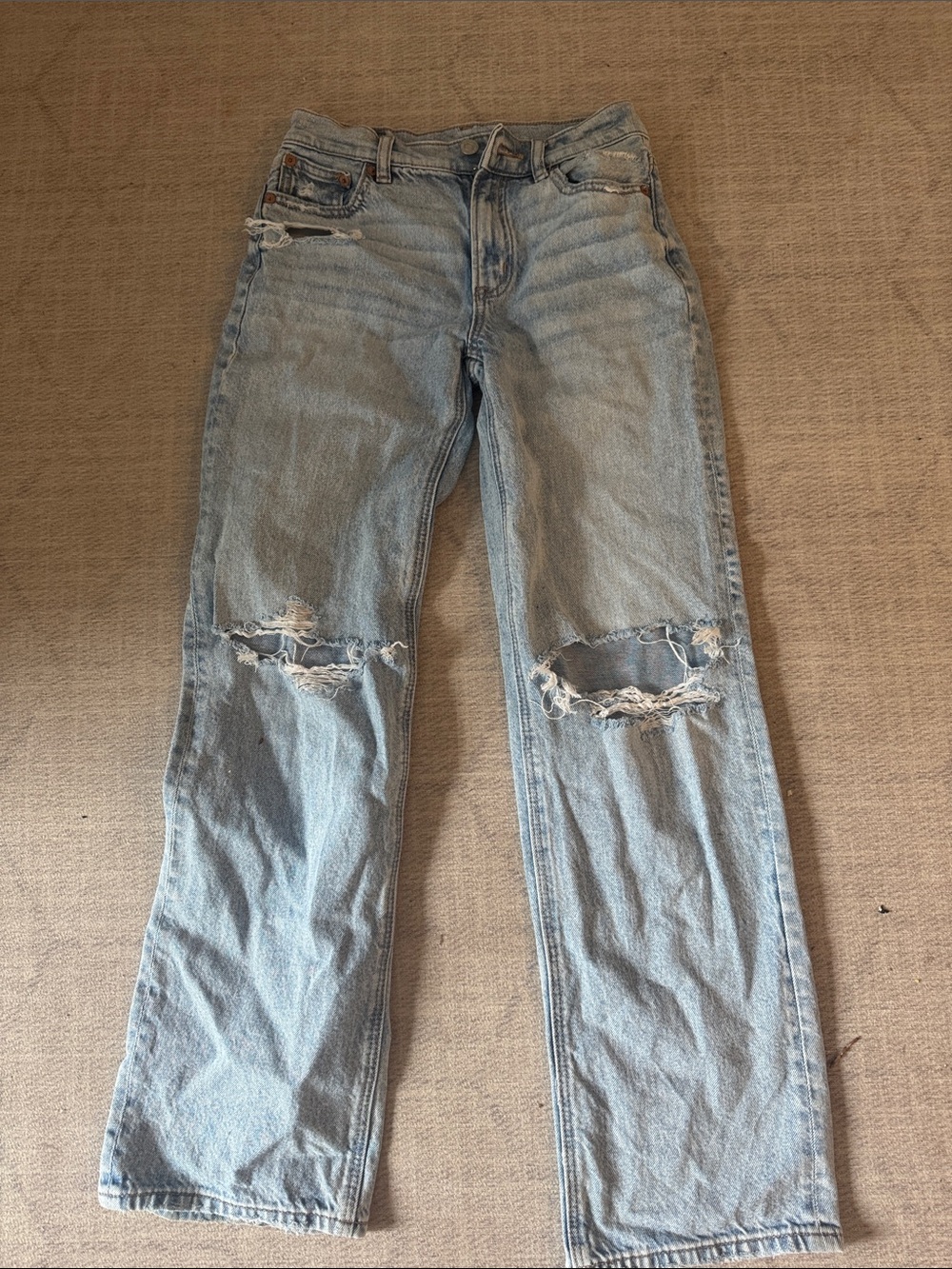 American eagle light wash ripped jeans